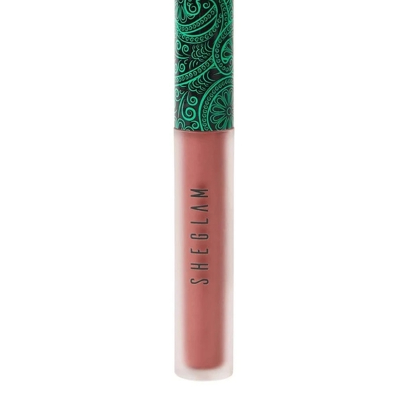 Stay Wild formula, liquid lipstick - Picture 13 of 15